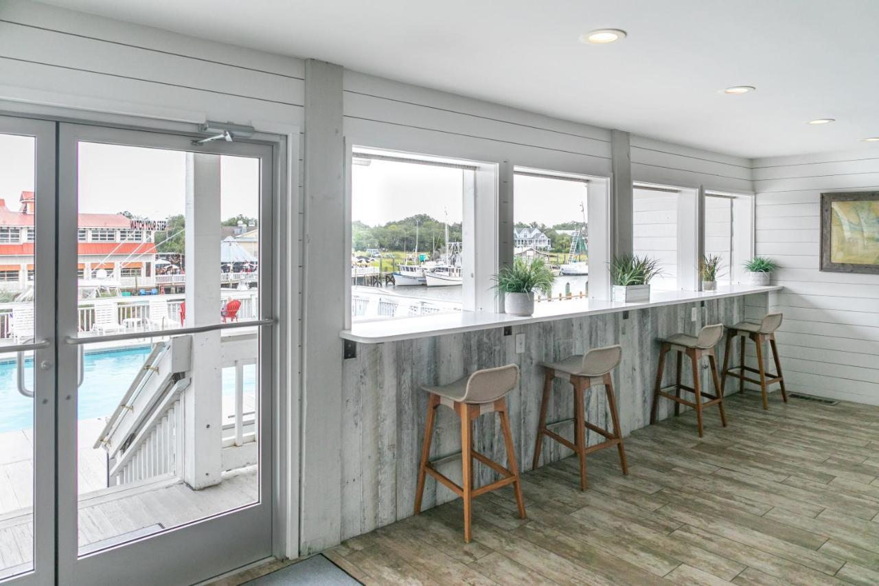 Shem Creek Hotel 3*